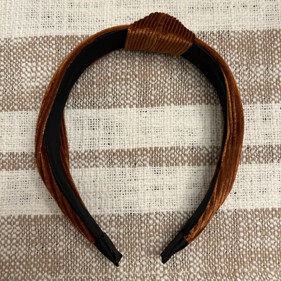 SOLD- 4 Knot Headbands - Picture 12 of 15